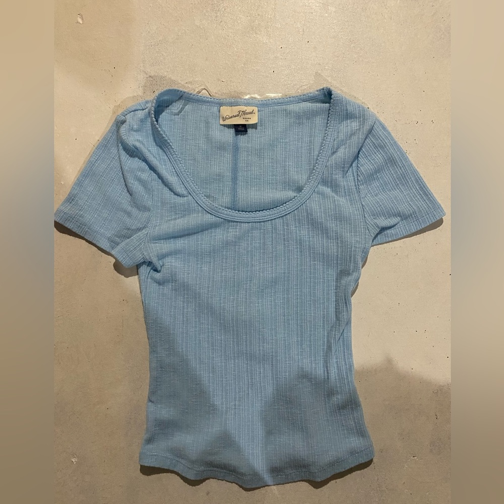 Universal thread womens light blue scoop neck